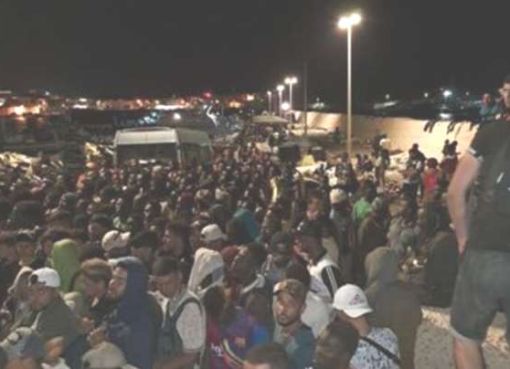 1000 giunti nella notte a Lampedusa