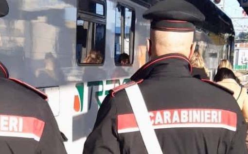 carabinieri treno stazione