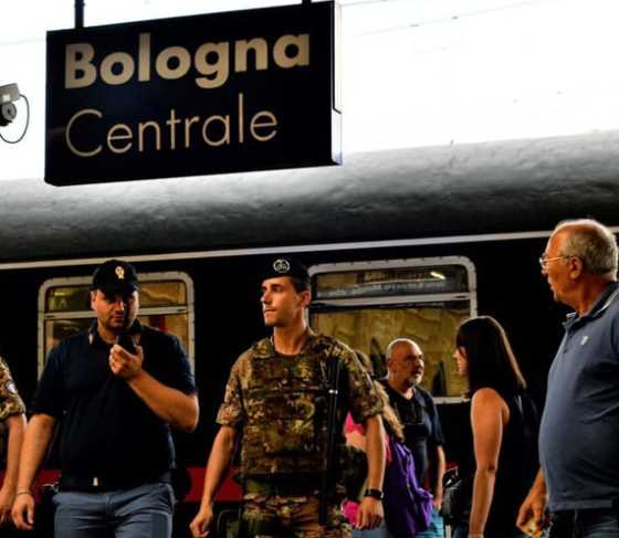 a Bologna 30 militari