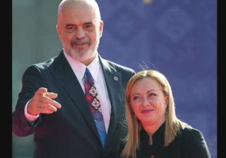 Meloni sigla accordo con Rama