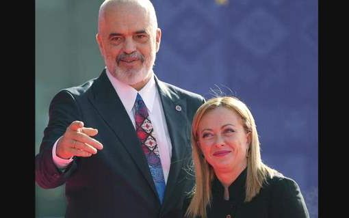 Meloni sigla accordo con Rama