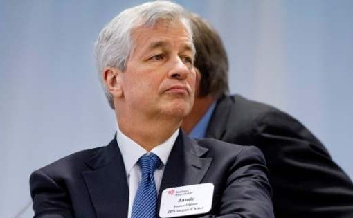 Proposta del CEO JPMorgan: sequestrare le proprietà private per salvare il pianeta CEO of JPMorgan