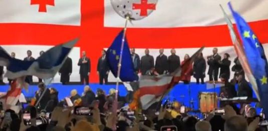 La Georgia festeggia lo status di candidato alla UE