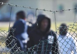 incendi e violenze al Cpr