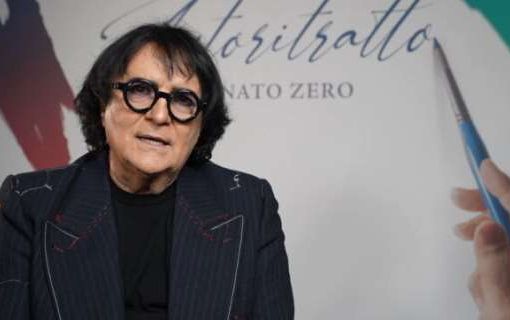 Renato Zero: “la televisione è un sonnifero, una bugia, una macchinazione” Renato Zero