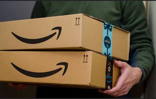 Scoperto deposito clandestino di pacchi Amazon rubati: arrestati due romeni Amazon
