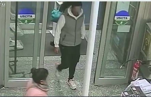 Spacciavano banconote da 100 euro false, arrestati 12 pakistani Spacciavano banconote da 100 euro false, arrestati 12 pakistani