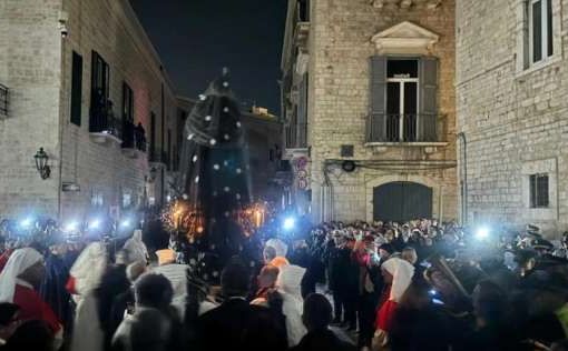 Trani, fischi a processione della Madonna. Il sindaco: “che vergogna” Trani, fischi a processione della Madonna