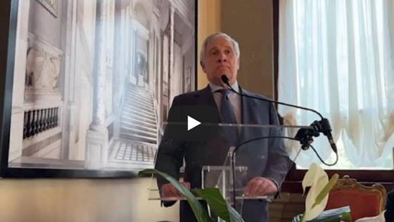 Tajani: “gli europei devono aiutare i migranti in fuga”