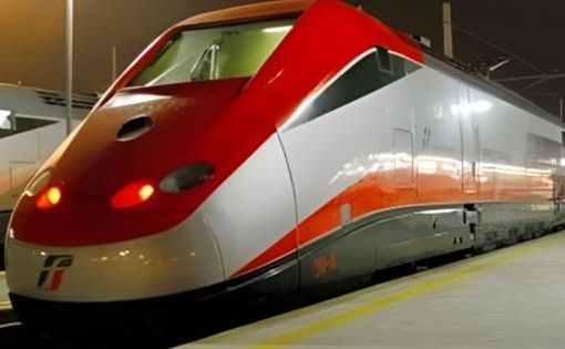 Frecciarossa fermo sotto il sole per un guasto, a bordo “un inferno” Frecciarossa