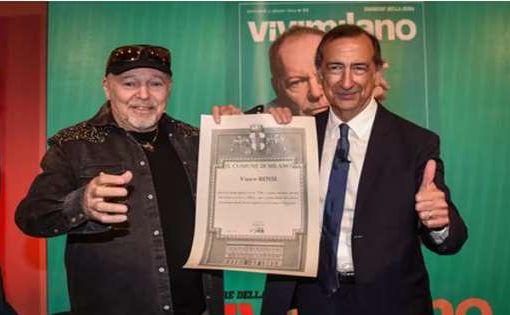 Vasco Rossi riceve la Pergamena della Città di Milano: “Netanyahu è un criminale” Vasco Rossi e Beppe Sala