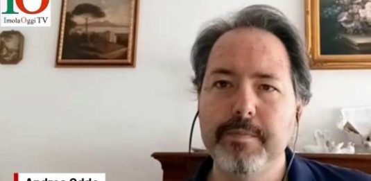 Covid e vaccini, "non era scienza, era un'operazione militare"