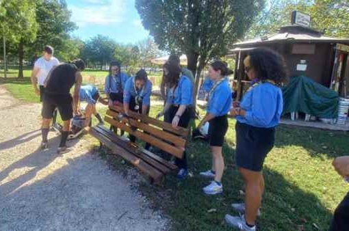 Verona, scout rimuovono i braccioli antibivacco dalle panchine