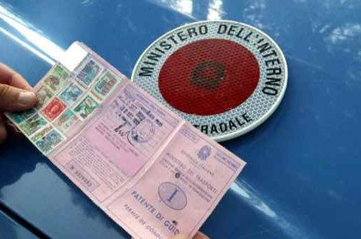 Patenti di guida agli stranieri: in 10 anni +40% patente Codice della Strada