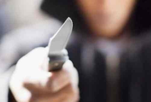 Rimini, turista accerchiato e rapinato: arrestato 22enne egiziano rapina con coltello
