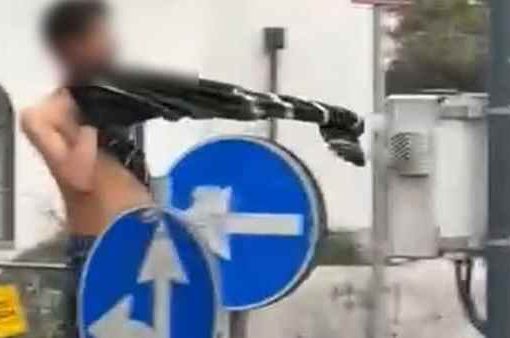 Treviso pakistano si spoglia