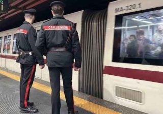 carabinieri metro Roma