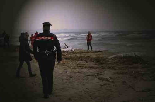 stupro di gruppo in spiaggia