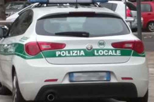 Milano, oltre un kg di cocaina in casa: arrestati due peruviani polizia locale MIlano