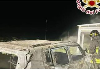 Bruciata auto di Catia Di Fabio