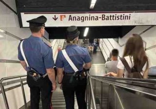 carabinieri metro Roma