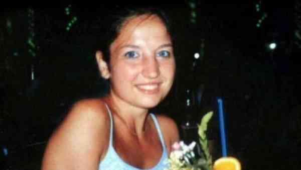 Garlasco, i tre strani “suicidi” dopo la morte di Chiara Poggi Garlasco, i tre strani “suicidi” dopo la morte di Chiara Poggi