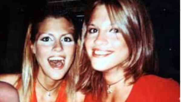 Sms della cugina di Chiara Poggi: ‘Mi sa che abbiamo incastrato Stasi’ Sms della cugina di Chiara Poggi: ‘Mi sa che abbiamo incastrato Stasi’