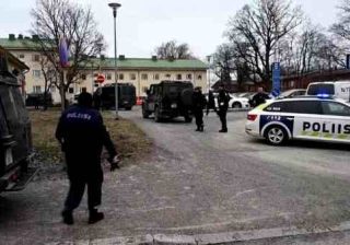 Finlandia, studente accoltella tre compagne di scuola
