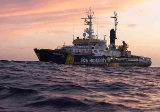 Migranti, nave Humanity