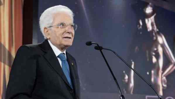 Mattarella: “aiutare il cinema”. Geppi Cucciari: “Presidente santo subito” Mattarella: “aiutare il cinema”. Geppi Cucciari: “Presidente santo subito”