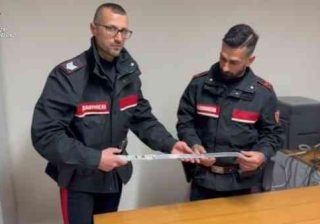 Armato di katana tenta rapina