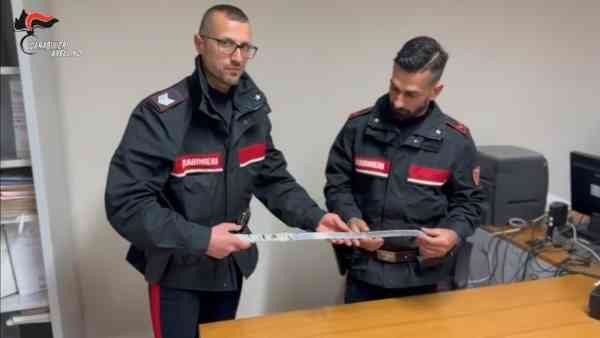 Armato di katana tenta rapina al bancomat: arrestato tunisino Armato di katana tenta rapina al bancomat: arrestato tunisino