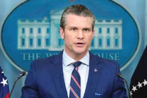 Usa, capo del Pentagono ai generali: “Preparatevi alla guerra, il pacifismo è pericoloso” Pentagono Hegseth