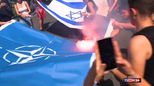 Manifestazione Roma: “Al fianco dei popoli contro Netanyahu e Trump” Manifestazione Roma: “Al fianco dei popoli contro Netanyahu e Trump”