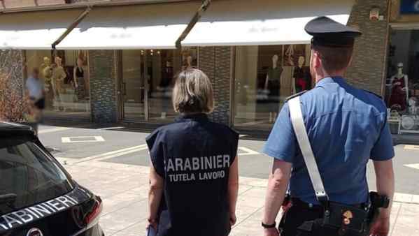 Caporalato, sfruttavano italiani bisognosi: denunciati sei cinesi Caporalato, sfruttavano italiani bisognosi: denunciati sei cinesi