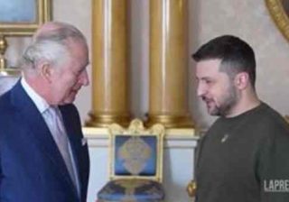Zelensky e re Carlo