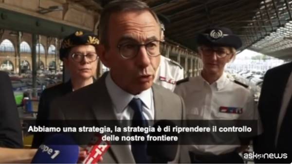 Ministro Interno ai migranti: “Non venite in Francia, tolleranza zero” Ministro Interno ai migranti: “Non venite in Francia, tolleranza zero”