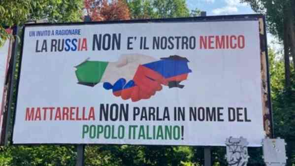 Modena, manifesti filorussi con attacchi a Mattarella. Pd: “valutiamo denuncia” Modena, manifesti filorussi con attacchi a Mattarella. Pd: “valutiamo denuncia”