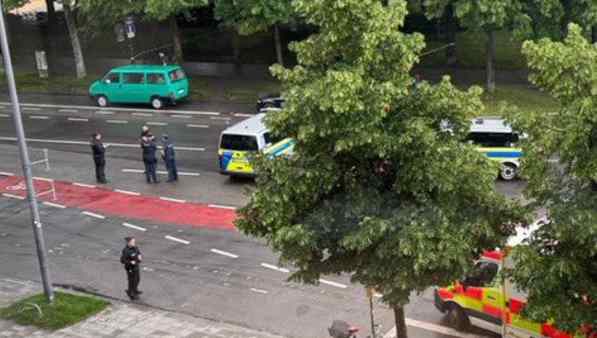 monaco di baviera straniera accoltella passanti uccisa dalla polizia