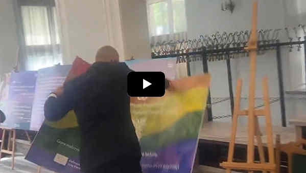 smantella la mostra lgbt eurodeputato bandito dal parlamento polacco