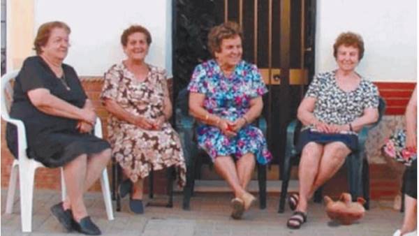 Vietate le sedie in strada, è rivolta in Andalusia Vietate le sedie in strada, è rivolta in Andalusia