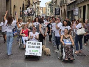 Padova, manifestazione internazionale sui danni da vaccino