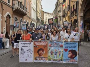 Padova, manifestazione internazionale sui danni da vaccino