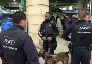 Parigi, 18enne canta "Jubilate Deo" in stazione: multato
