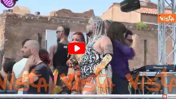 Roma Pride, organizzatori: “Siamo un milione” Roma Pride, organizzatori: “Siamo un milione”