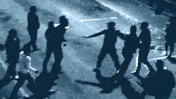 Cagliari, rissa tra migranti e furto di monopattino: 2 feriti Cagliari, rissa tra migranti e furto di monopattino: 2 feriti