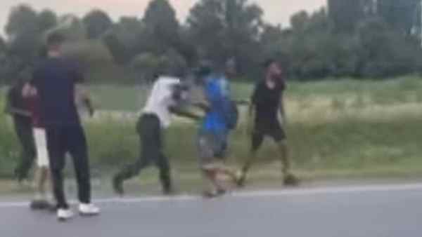treviso maxi rissa tra migranti all8217esterno della caserma serena