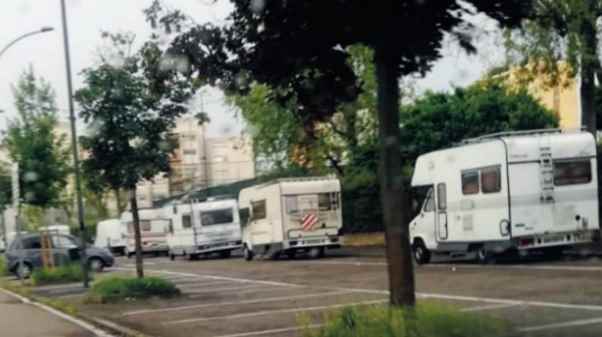 Torino sud nelle mani dei Rom. Residenti infuriati: “denunce ignorate da mesi” Torino sud nelle mani dei Rom. Residenti infuriati: “denunce ignorate da mesi”