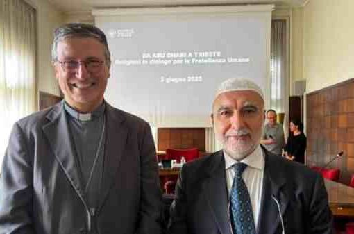 Mons. Enrico Trevisi, Vescovo di Trieste, e Akram Omar, Presidente della Comunità Islamica di Trieste "Moschea Ar-rayan"