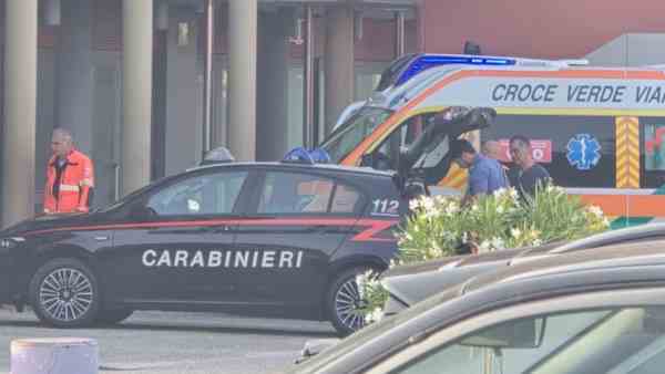 Viareggio, commercialista trovato impiccato davanti all’Agenzia delle Entrate Viareggio, commercialista trovato impiccato davanti all’Agenzia delle Entrate